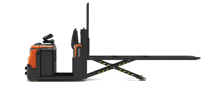 Chariot préparateur de commandes Toyota à faible hauteur avec fourches à ciseaux surélevées