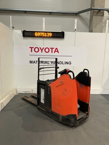 Transpalette électrique BT Levio autoporté 2,5t