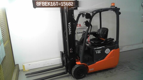 Chariot élévateur électrique Toyota Traigo 48 3 roues 1,6t compact